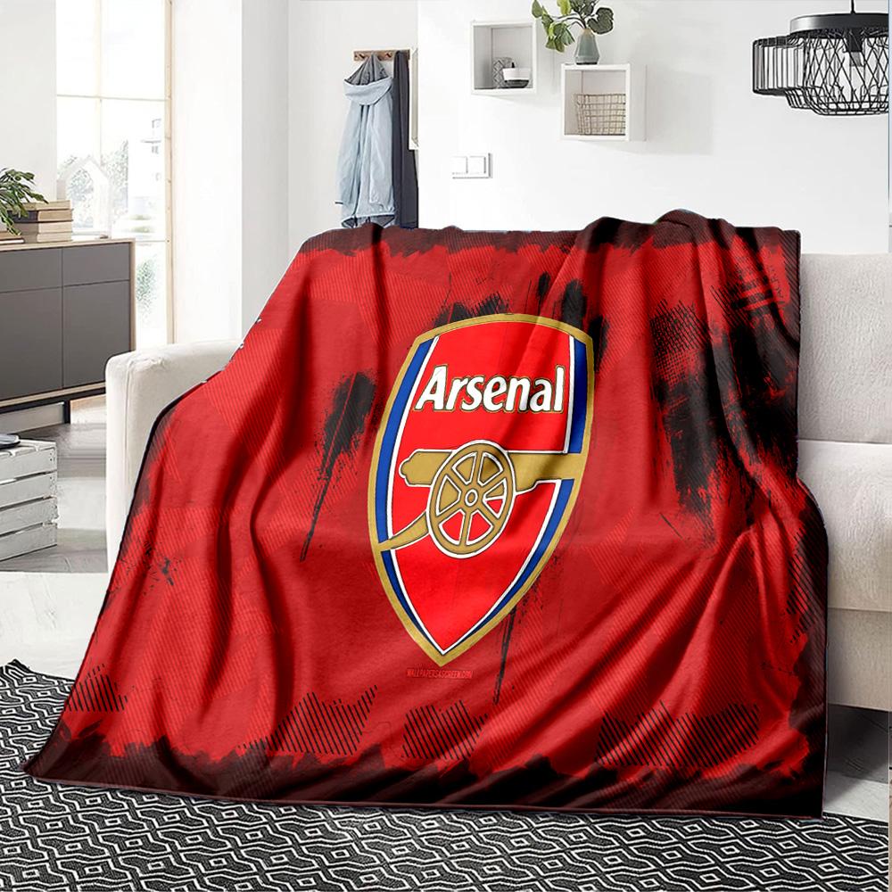 Arsenal Football Club Crest Flannel Blanket, Soft Polyester, Modern Design, All-Season for Camping, Travel, Gifts for holidays or birthdays