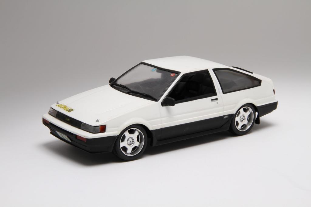 Серия Initial D 8 AE85 Levin Пластиковая модель 1/24 Нет. (Такэути Ицуки)