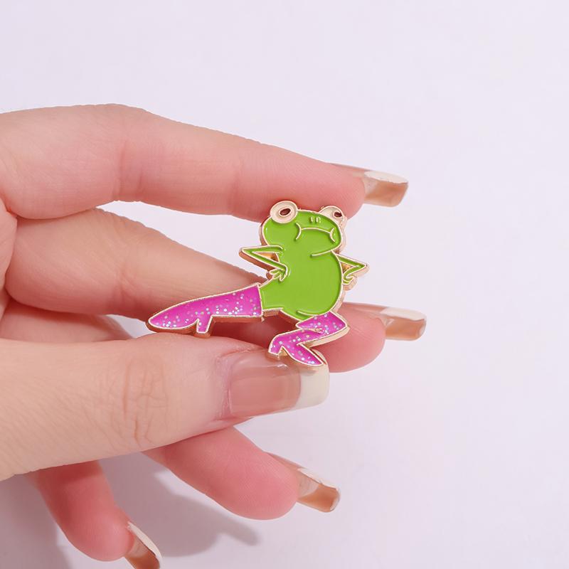 Wearing Pink Boots, Frog Brooch, Funny And Fun Animal Badges, Personalized Necklaces, Creative Gift Accessories