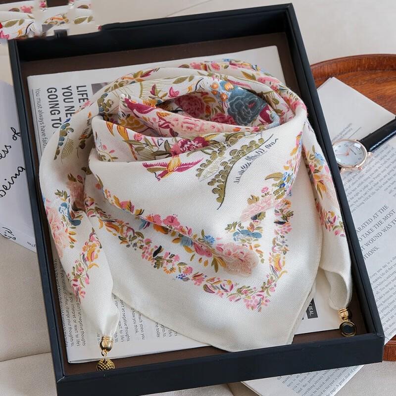 Korean-Style Magnetic Buckle Square Scarf: Women's Winter Neck Warmer & Fashionable Pendant Accessory