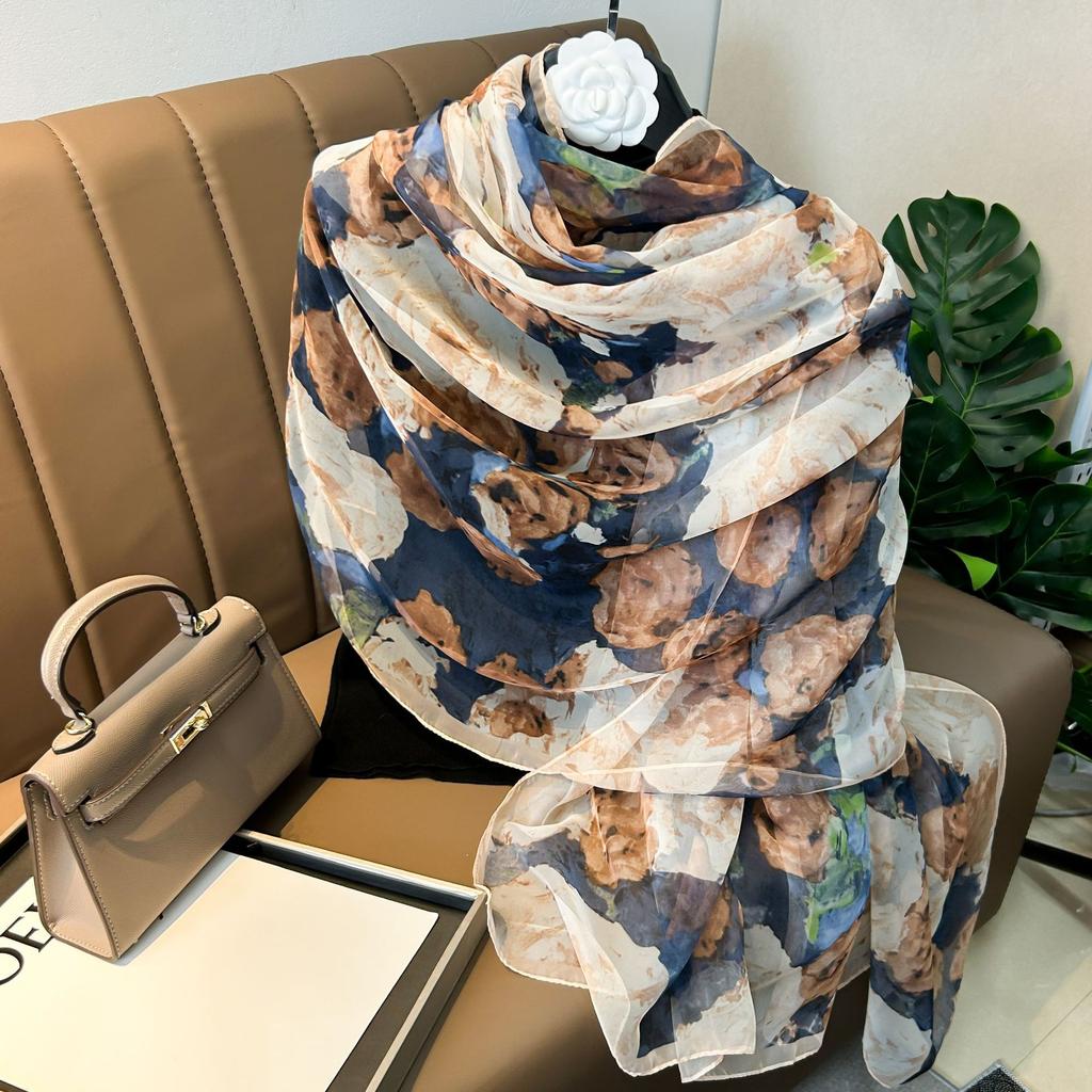 180*135cm Summer Silk Scarf Women Outdoor Shawl Bandanna Foulard Female Beach Fashion Luxury Oversized Shawl Head Hijab Wrap