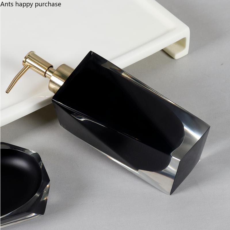 Набор из пяти предметов для ванной комнаты из смолы, набор для мытья посуды, принадлежности для ванной комнаты, бутылочка для лосьона, стаканчик для ополаскивателя полости рта, держатель для зубных щеток, мыльница, поднос для хранения