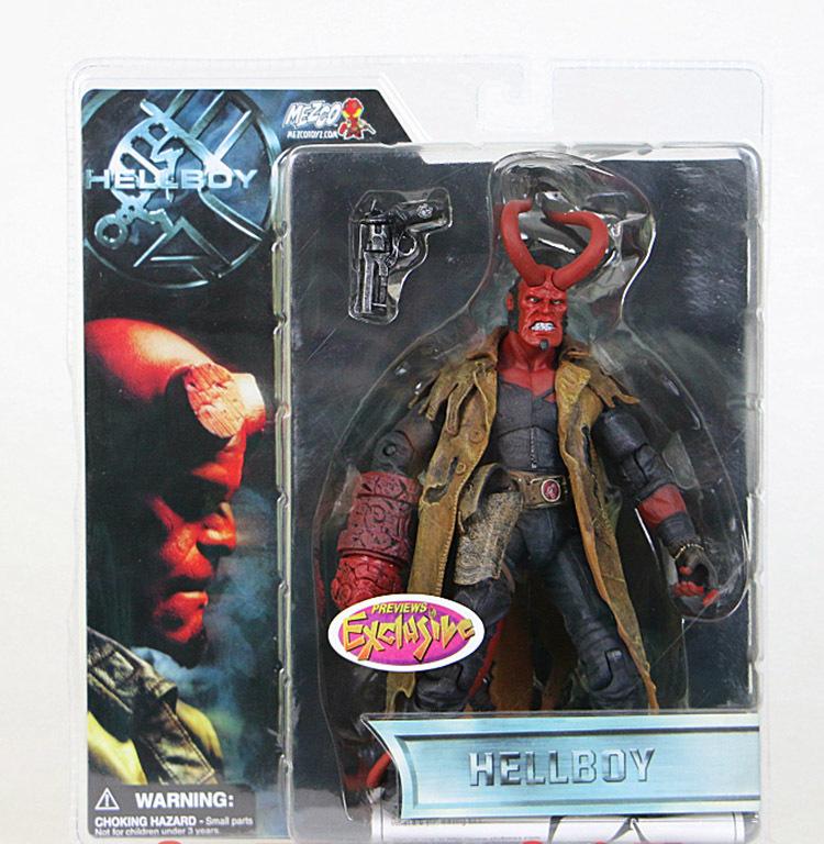 Mezco Studio Хеллбой 7 дюймов Фигурка Аниме Вариант в Тренче Хеллбой Самаритянин ПВХ Фигурка Хеллбоя Модель Игрушка Кукла Коллекционный Подарок