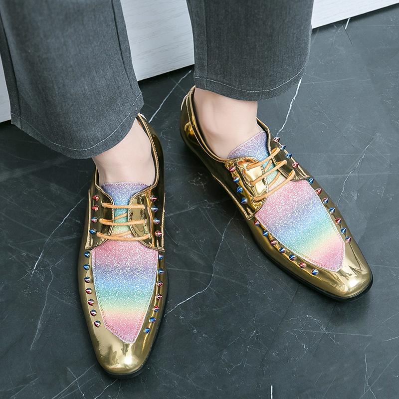 Мужские туфли дерби с острым носком, из ПУ, с вставками, на шнуровке, с отделкой заклепками, в британском стиле, модные, для свадьбы, банкета, мужская обувь, большие размеры 38-47