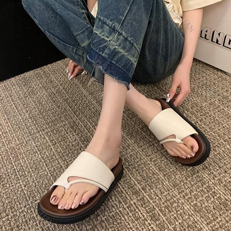 Fashion 2025 Summer New Casual Flat Bottom Slippers Women's Shoes Clip Toe Fashion Low Heel Sandal Slippers Platform Black Flip Flops