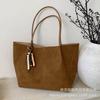 Матовая ретро сумка женская большой вместимости 2025 новая осень и зима универсальная на одно плечо сумка для мамы и ребенка сумка-тоут для поездок на работу