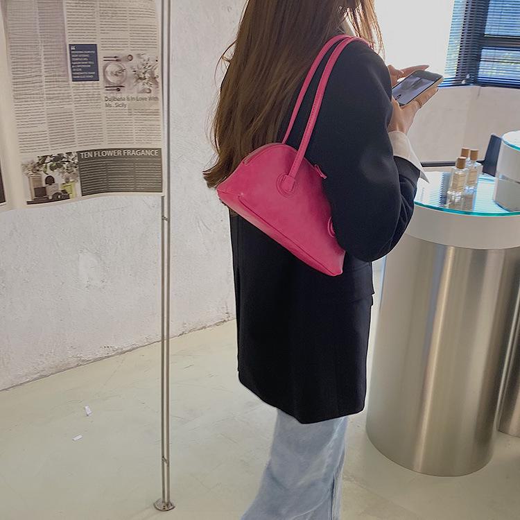 Женская ретро сумка-багет из вощеной кожи - Нишевая, универсальная сумка на плечо конфетного цвета