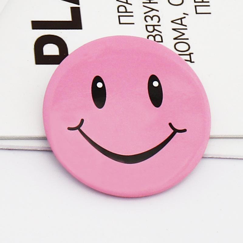 Многоцветный значок с улыбающимся лицом: Брошь-булавка для персонала отеля и детей
