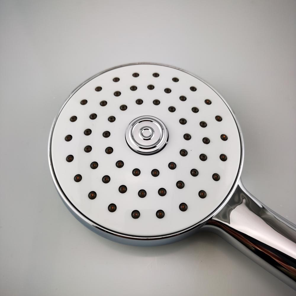 Self-Clearning Hand Shower