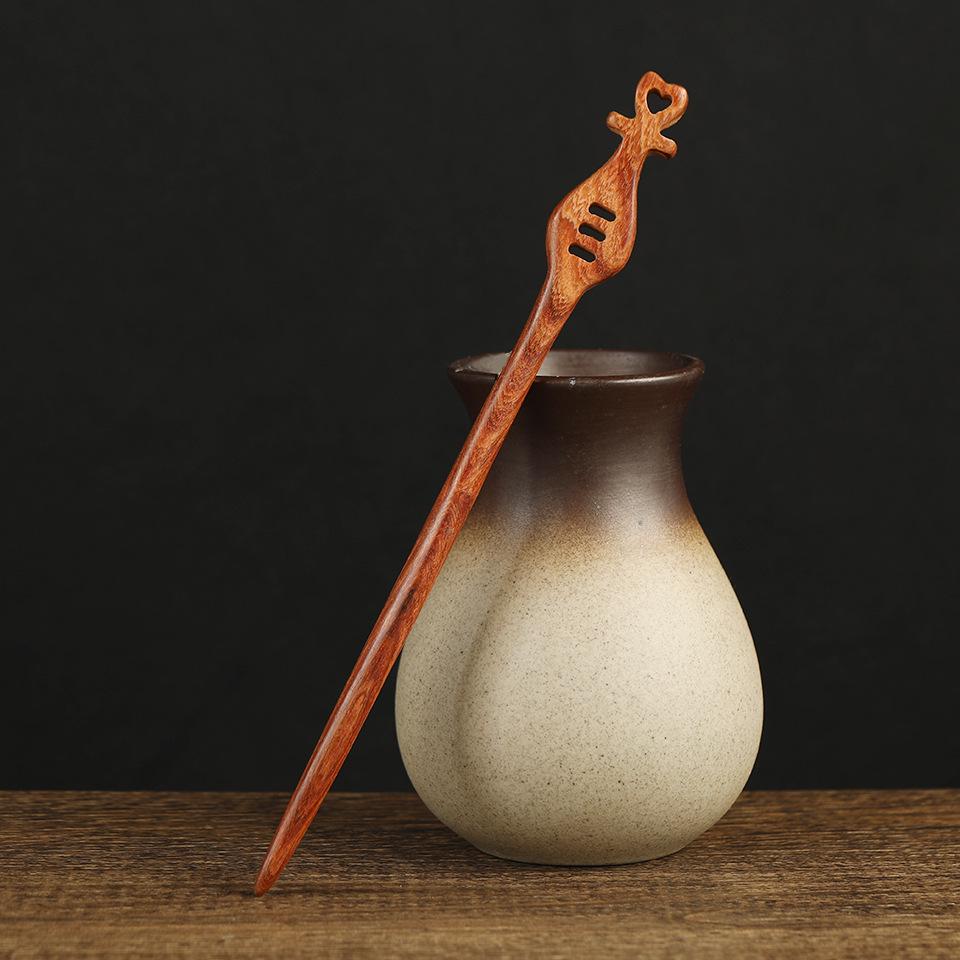 Заколка из красного сандалового дерева для прически-пучка: Элегантный древнекитайский стиль