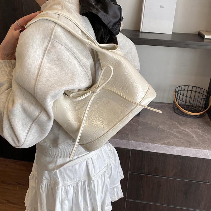 Minimalist Butterfly Knot Bag For Daily Casuals In Pu Material
