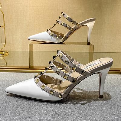 Весна/лето 2024 года, новые женские тапочки Baotou, туфли на тонком каблуке с заклепками и босоножки на высоком каблуке для женщин, сексуальные