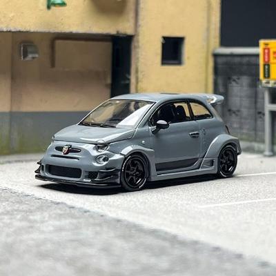 1:64 Абарта 595 Сплав Модифицированный Широкофюзеляжный Спортивный Автомобиль Модель Литой Под Давлением Трековый Гоночный Автомобиль Модель Транспортного Средства Симуляция Миниатюрный Масштаб Игрушка