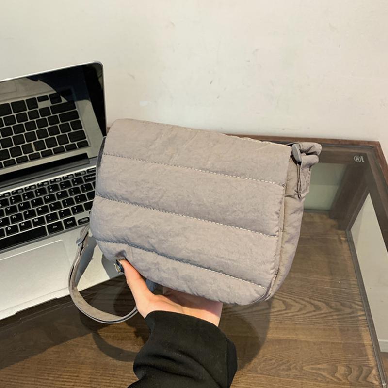 Женская модная маленькая наплечная сумка из нейлона и космического хлопка с вышивкой нитью, повседневная однотонная, универсальная, с клапаном, квадратная сумка-кроссбоди KTY