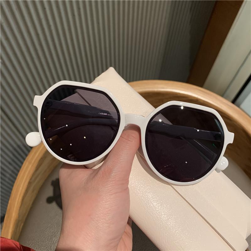 Vintage Women Sunglasses Round Frame Fashion Outdoor Beach Vacation Sunglasses Non Polarized Glasses