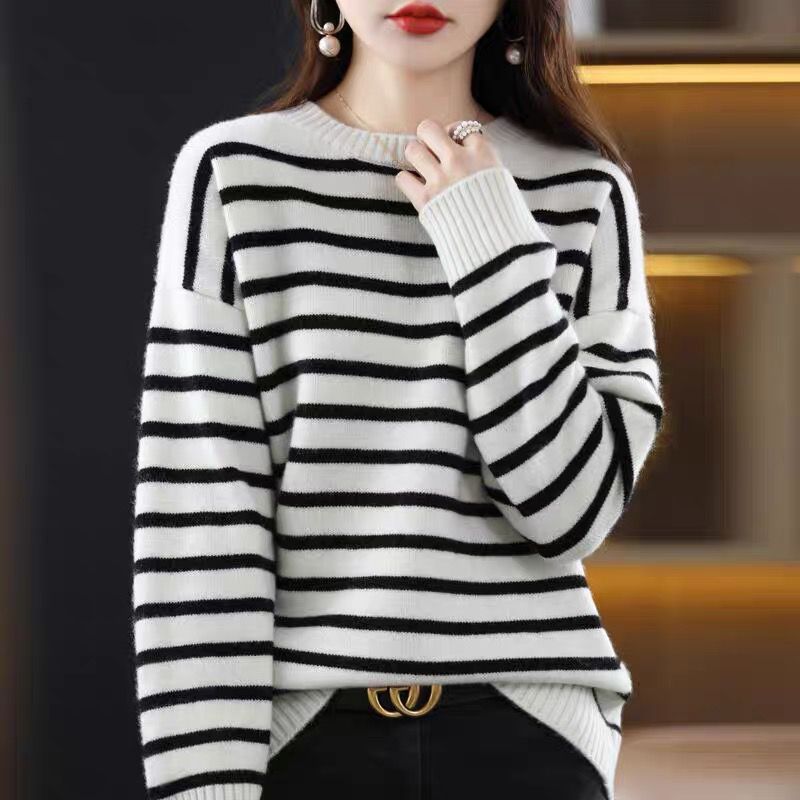 Осенне-зимний полосатый свитер для женщин 2024 года, новая свободная короткая верхняя одежда с круглым вырезом, ленивый трикотажный верх, универсальная нижняя рубашка