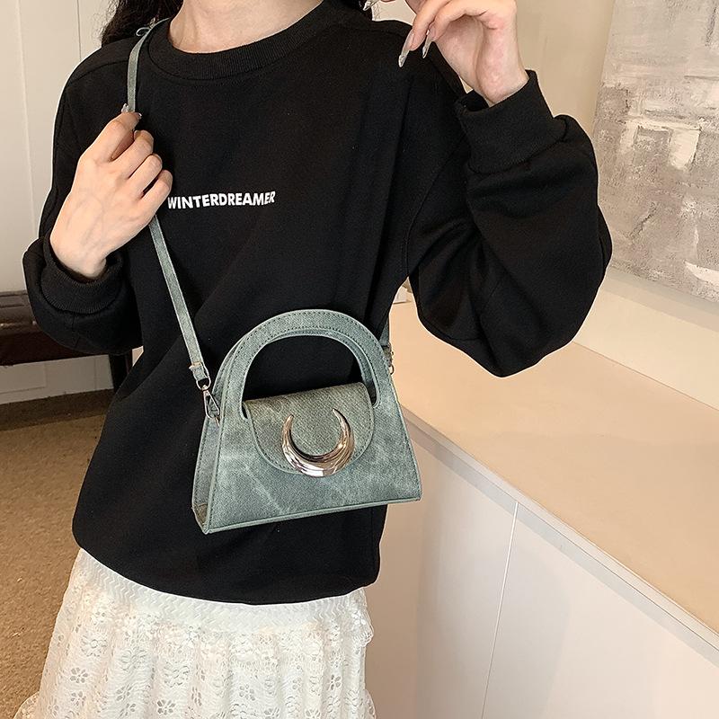 Однотонная модная сумка большой вместимости для женщин на лето, новая модная фактура, дорожная модная маленькая квадратная сумка на одно плечо для женщин