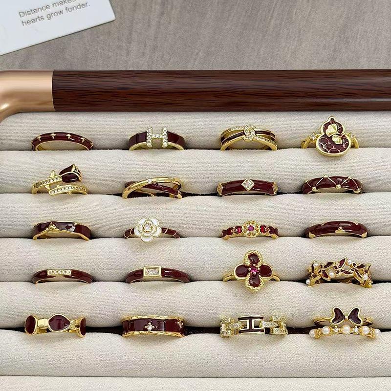 Новогоднее Анкара Красная Капля Масла Кольцо Удачи Zir*****Pen Ретро Легкая Роскошь Нишевый Премиальный Чувственный Кольцо на Указательный Палец Женское