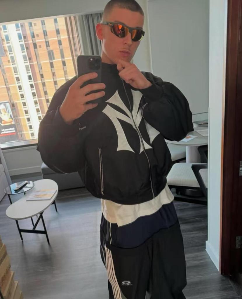 Хлопковая бейсбольная куртка-бомбер Mowalola с аппликацией, для тяжелых условий