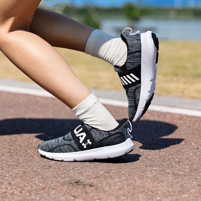 Under Armour Женские кроссовки для бега 3026507-001