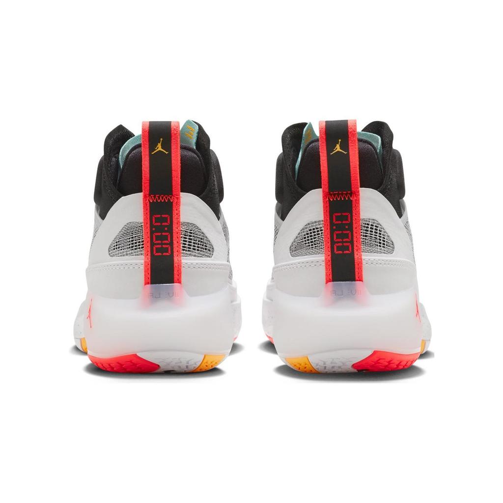 Баскетбольные кроссовки Air Jordan 37 Low GS для детей FJ4495-130