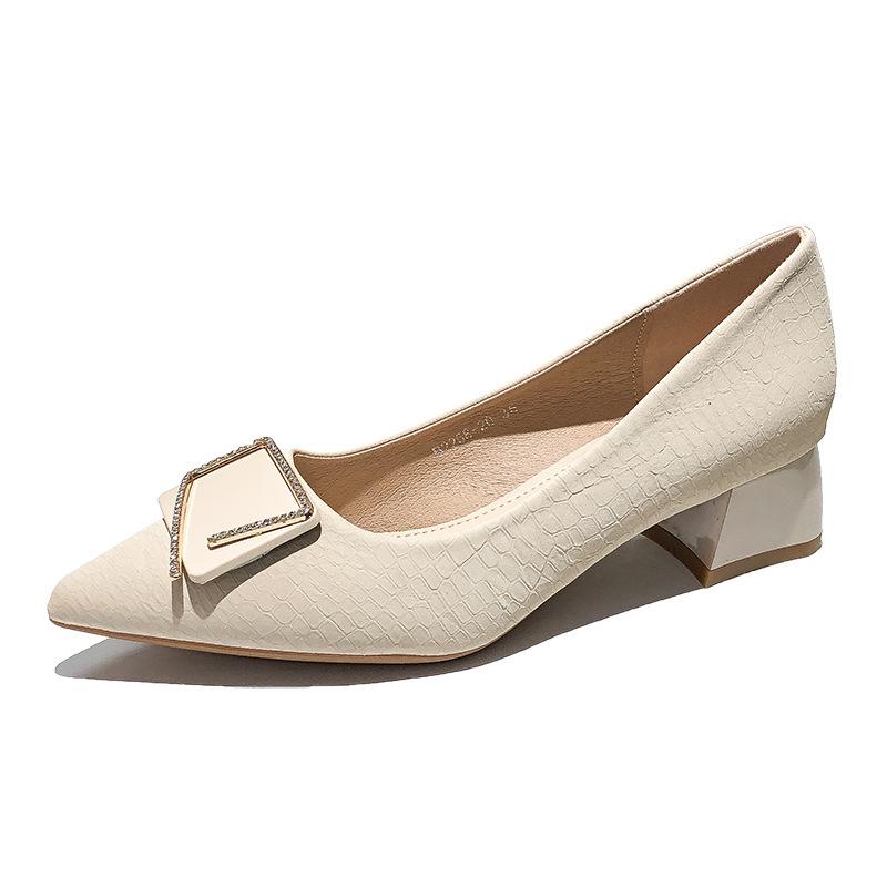 2024 New Pointed Single Shoe Shallow Mouth Thick Heel Heels Women Diamond Fashion Casual Simple All-match Mary Jane Shoes