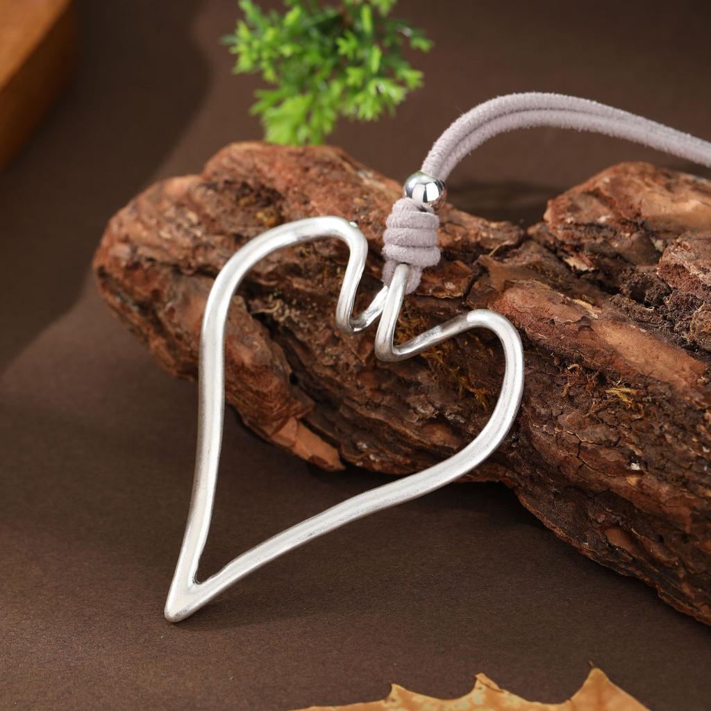 Новая матовая полая большая любовь бархатная длинная подвеска, женское преувеличенное ожерелье в форме сердца