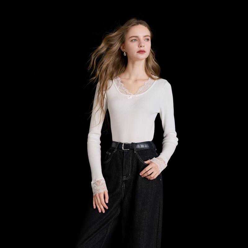 Sancai 2025 Зимний облегающий вязаный топ с кружевом, V-образным вырезом и длинными рукавами