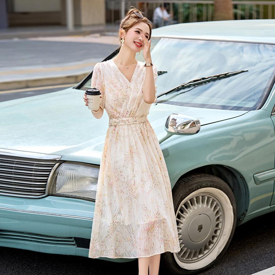 Fashion Design Sense Button Small Floral Dress Women's Summer New Gentle Wind Waist Thin Elegant Skirt