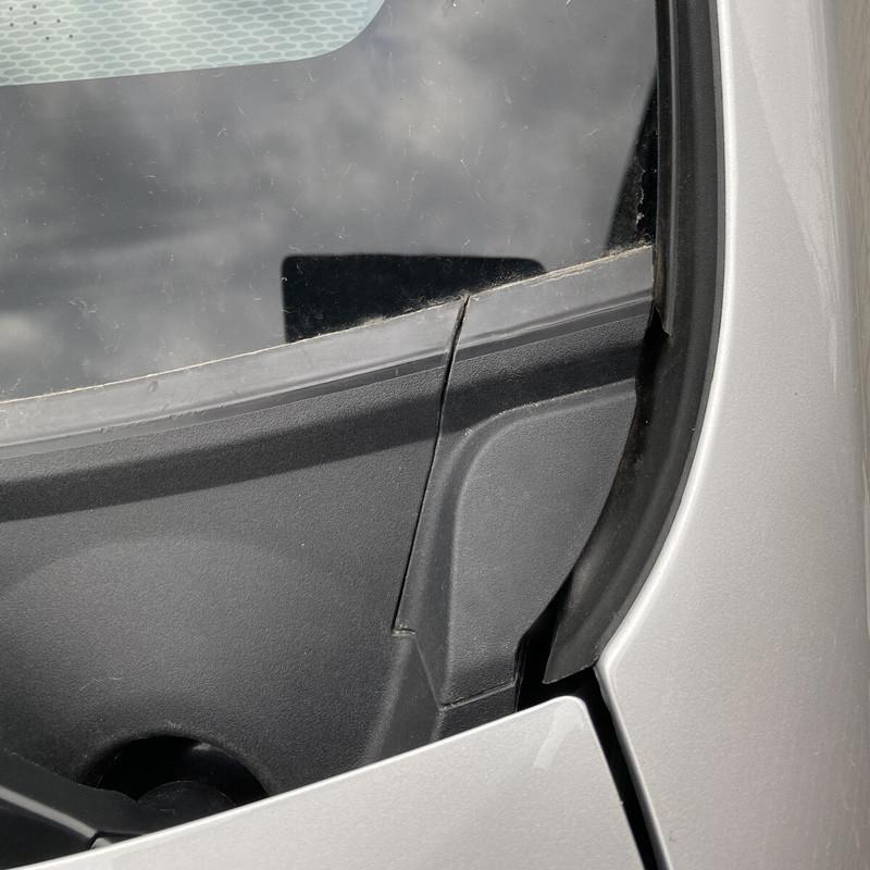 1 пара боковых накладок на жабо стеклоочистителей для Toyota Corolla 2023-2024 55753-02300 55754-02310