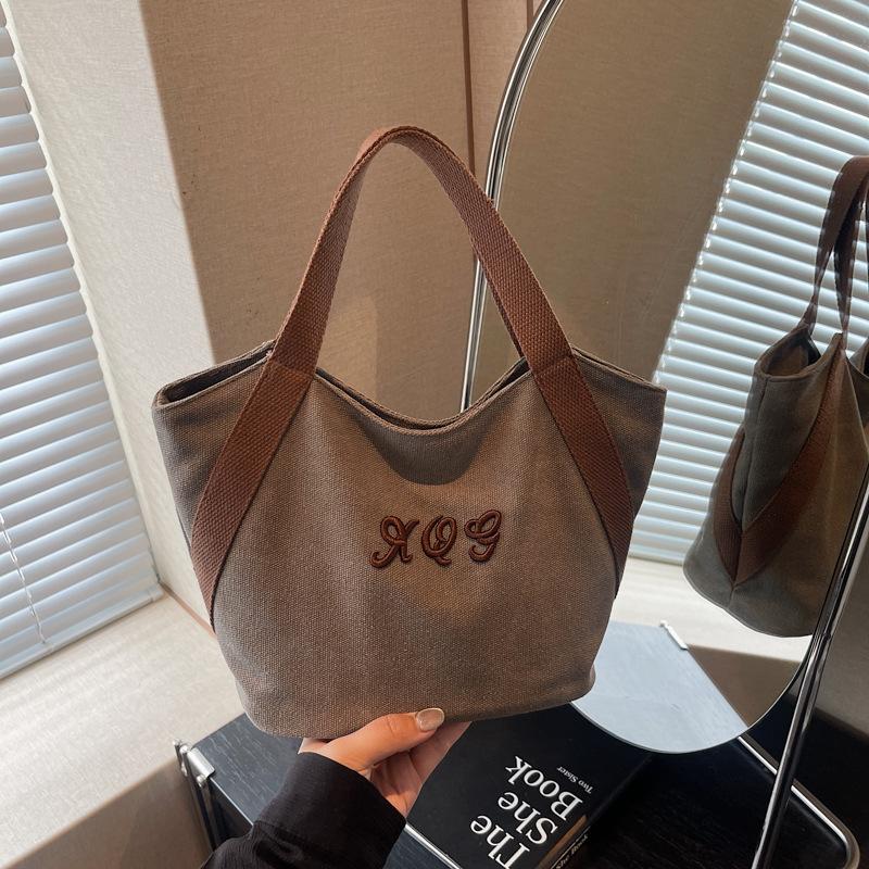 A Large-capacity, Fashionable and Niche Single-shoulder Bag for Women, A Tote Bag for Female Students' Classes