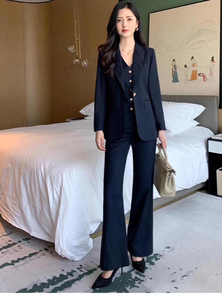 Эксклюзив бренда: Женский профессиональный высококачественный шерстяной костюм-тройка с жилетом и брюками микро-клеш для осени и весны