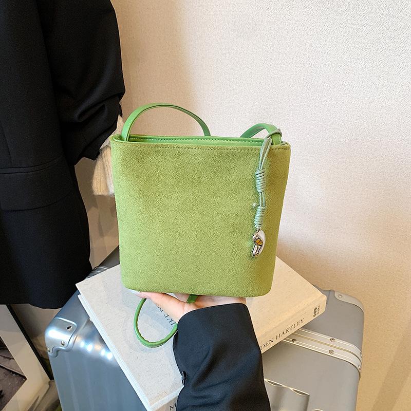 Новая сумка-ведро из матовой кожи, женская, высококлассный нишевый дизайн, сумка-ведро, ретро замшевая наплечная сумка-мессенджер