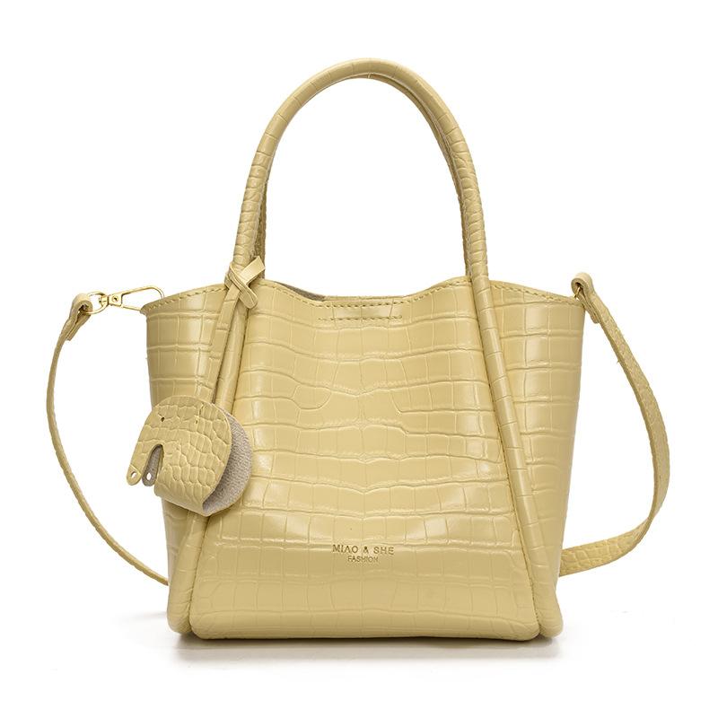 Супер огонь маленькая сумка женская летняя универсальная 2025 новая модная на плечо сумка-мессенджер в этом году популярная портативная сумка-ведро