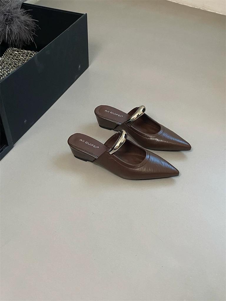 Ladies Pointed Simple Slingback Sandals for Women Summer New Style Ladies Fashion Closed Toe Square Root Women Slippers