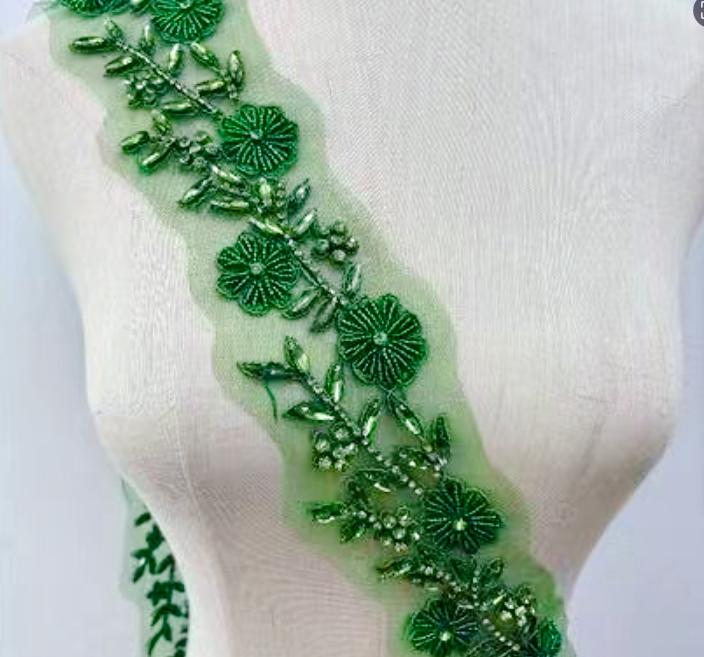 RM-802 Hot Sale Beaded Rhinestone Flower Lace Applique Trim Sewing Motif Embroidery