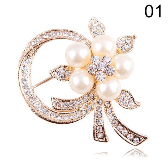 Fashion Jewelry High Quality Gold Color Brooch Pins Crystals Imitation Pearl Flower Brooch Women Wedding Party Accessories