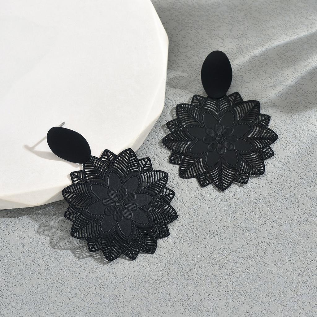 Женские серьги Геометрический черный дизайн Серьги-гвоздики в виде цветка Универсальные серьги высокого класса