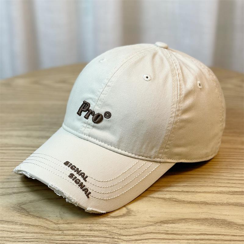 Новый стиль Корейская версия бейсболки для женщин Маленький жесткий верх Подчеркивающая лицо Стильная кепка с козырьком для большого лица и широкими полями