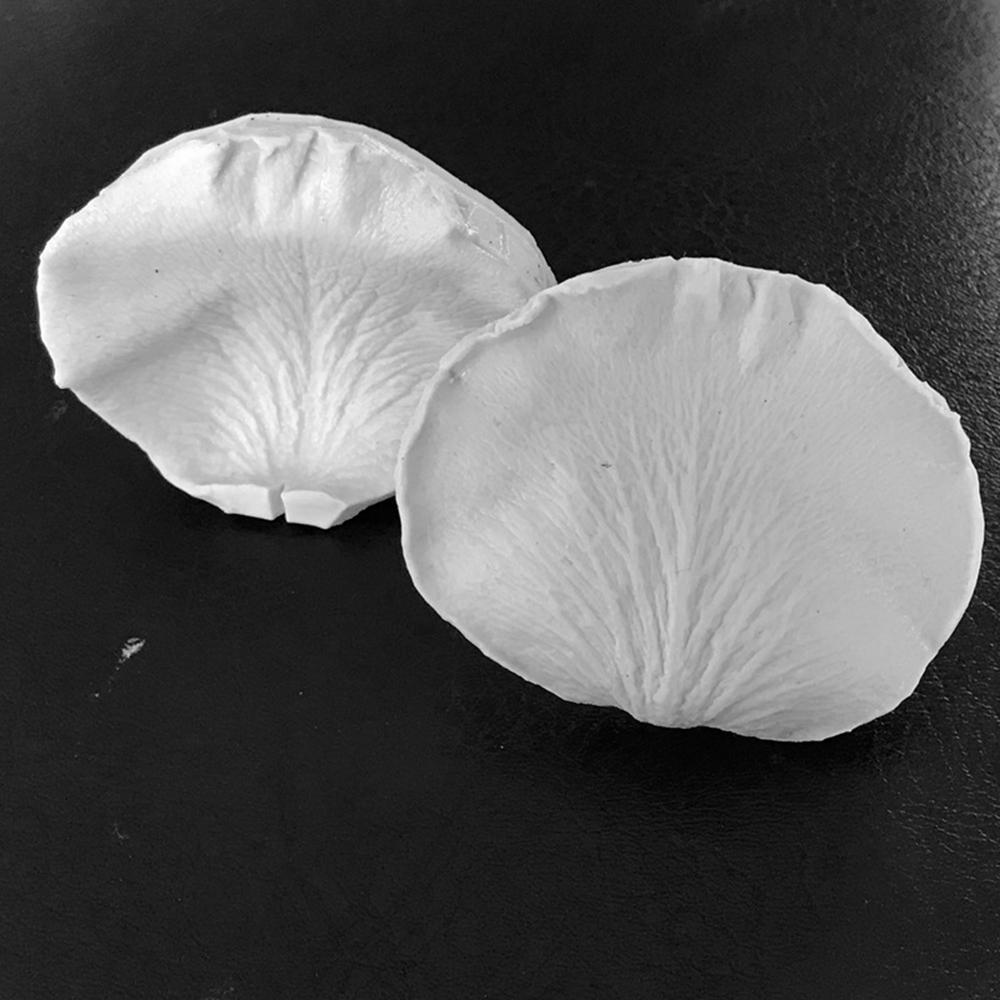 Силиконовая форма в виде лепестка