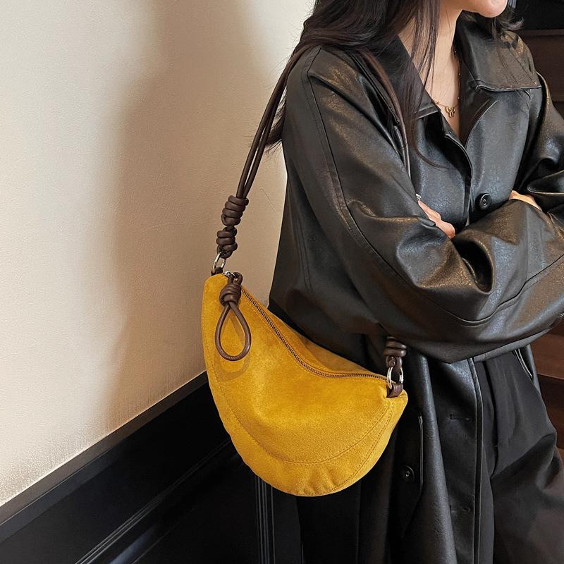 2025 Women's Retro Dumpling Bag – Large Capacity, Niche Autumn/Winter Design