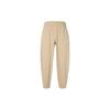 Bir xil rangli kichik logotip bosilgan nafas oluvchi sport shimlari Ayollar shimi Jigarrang DD5976-200