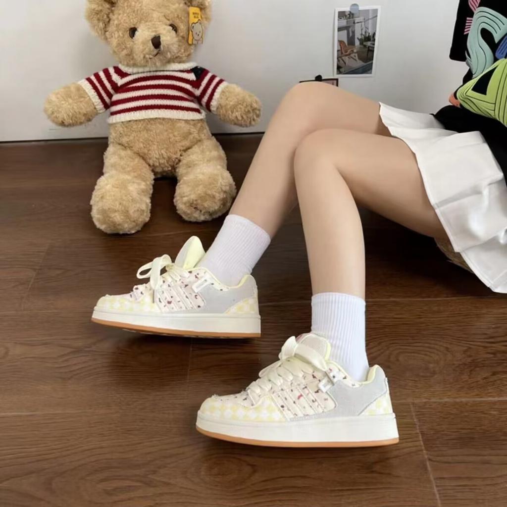 Women's Autumn New Thick-soled Versatile Height-increasing Casual Bread Shoes Soft-soled Sports Board Shoes