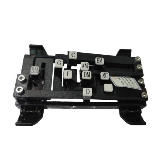 Помощь с аккордами для гитары. Инструмент для обучения игре на гитаре. Тренажер аккордов для гитары. Пособие по практике для начинающих. Любитель гитары.