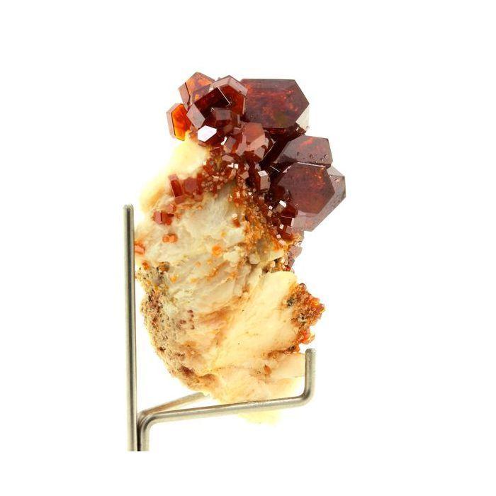 Pierres et Minéraux. Vanadinite. 250.0 ct. Mibladen Mining District, Midelt, Maroc.