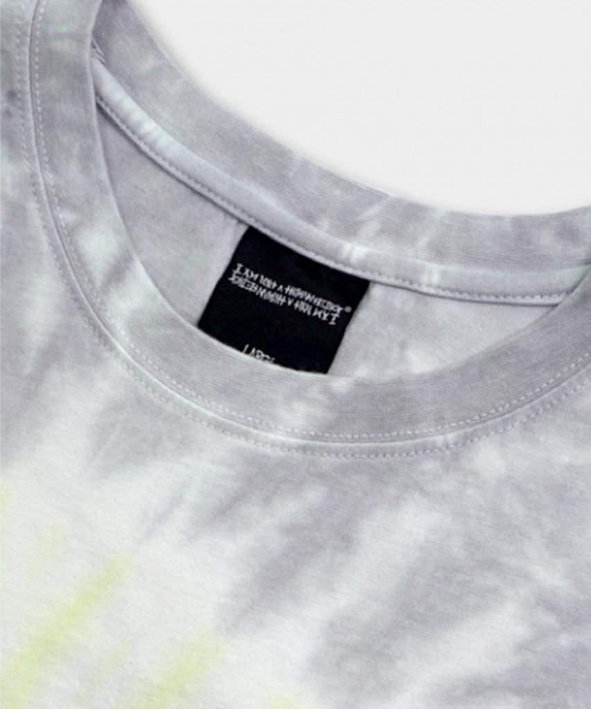 Футболка с tie-dye принтом и неоновыми вставками Aimnaseohyumeonbiing