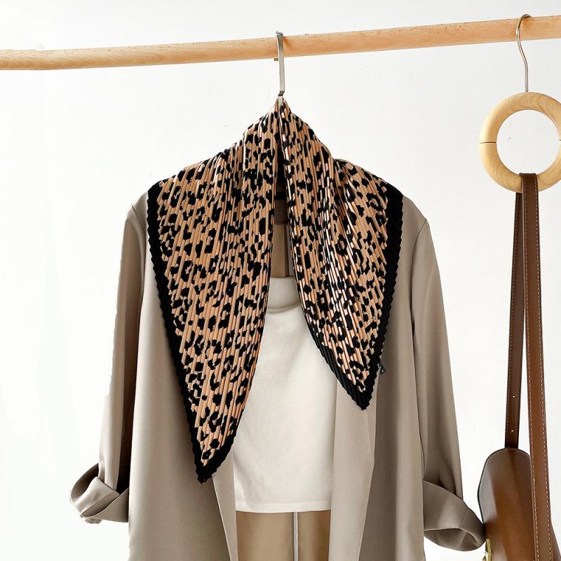 70 * 70 Four Seasons Доступен Новый женский маленький квадратный шарф, высококачественный шарф с буквенным принтом, профессиональный шарф, атласный шарф