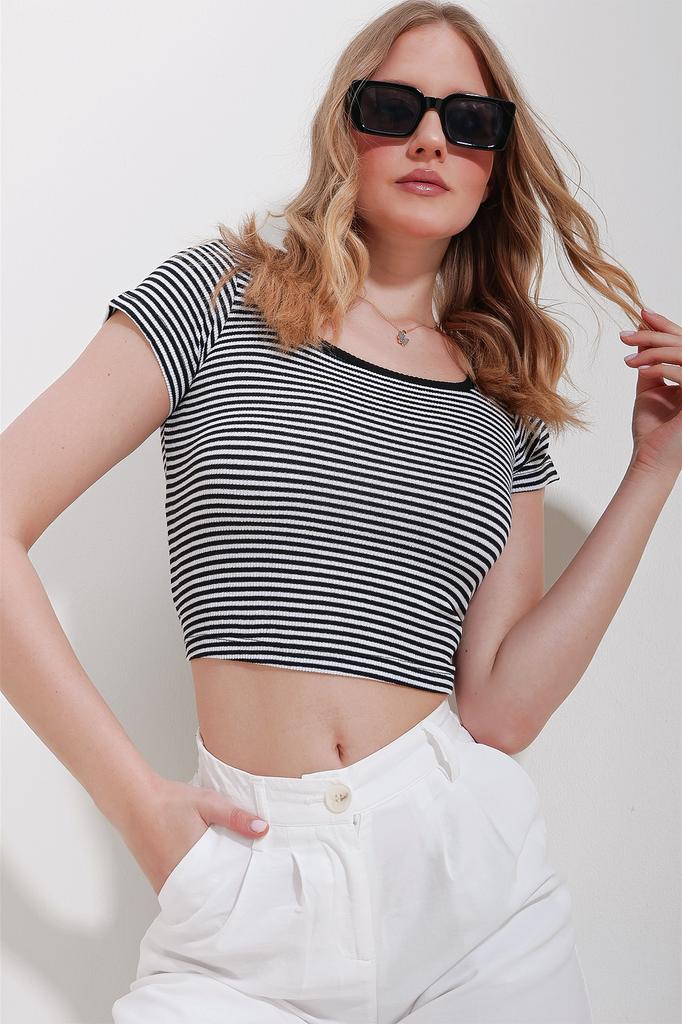 Женская блузка, модная бежевая укороченная блузка в полоску с квадратным воротником, новый сезон