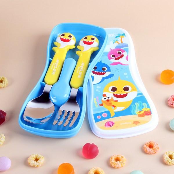 Izoum Infant Baby Shark 3D Spoon Fork Case Set, Mixed Colors, Spoon + Fork + Case