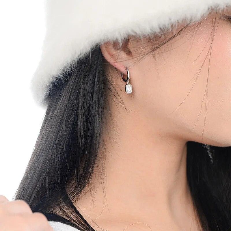 Silver S925 Moissanite Emerald Cut 4*6mm 0.8CT Wedding Earrings Fashion Exquisite Women's Pendant Earrings Engagement Jewelry